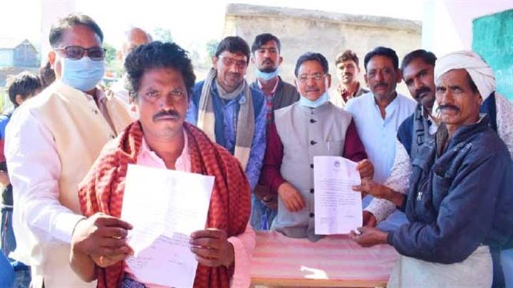 मंत्री श्री पटेल ने वितरित किये प्रधानमंत्री आवास योजना पूर्णता प्रमाण पत्र